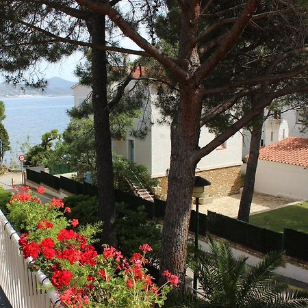 Luxury 4 Bed Apartment On Coastal Footpath At Cap Ras Llançà Exterior foto